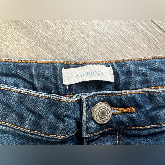 Blue asphalt y2k Jean shorts. Size 1 - Picture 2 of 6